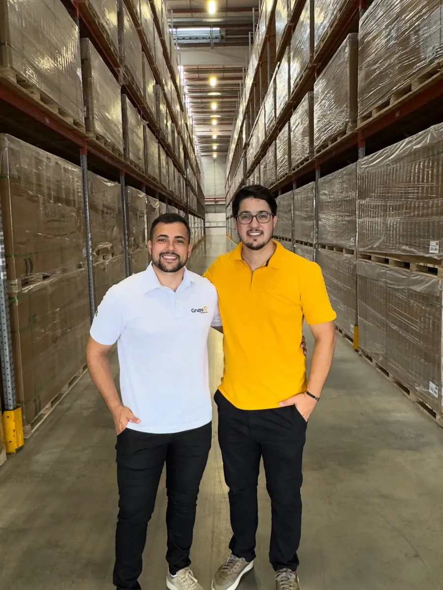 Vinícius e Lucas, time do Grupo R Energia Solar