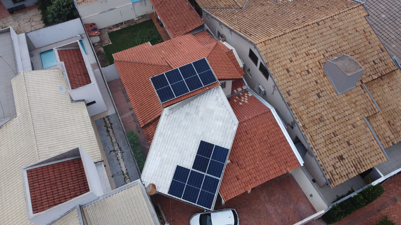 Usina solar instalada pelo Grupo R